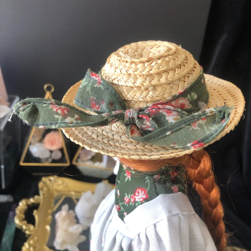 Anne of green gables genuine collector hand painted porcelain doll - Picture 4 of 5